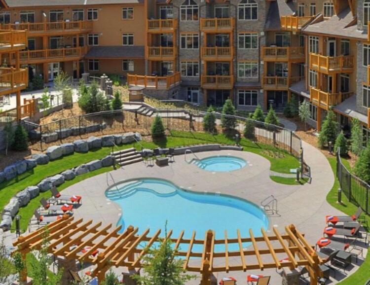 The Raven Suite At Stoneridge Mountain Resort キャンモア エクステリア 写真