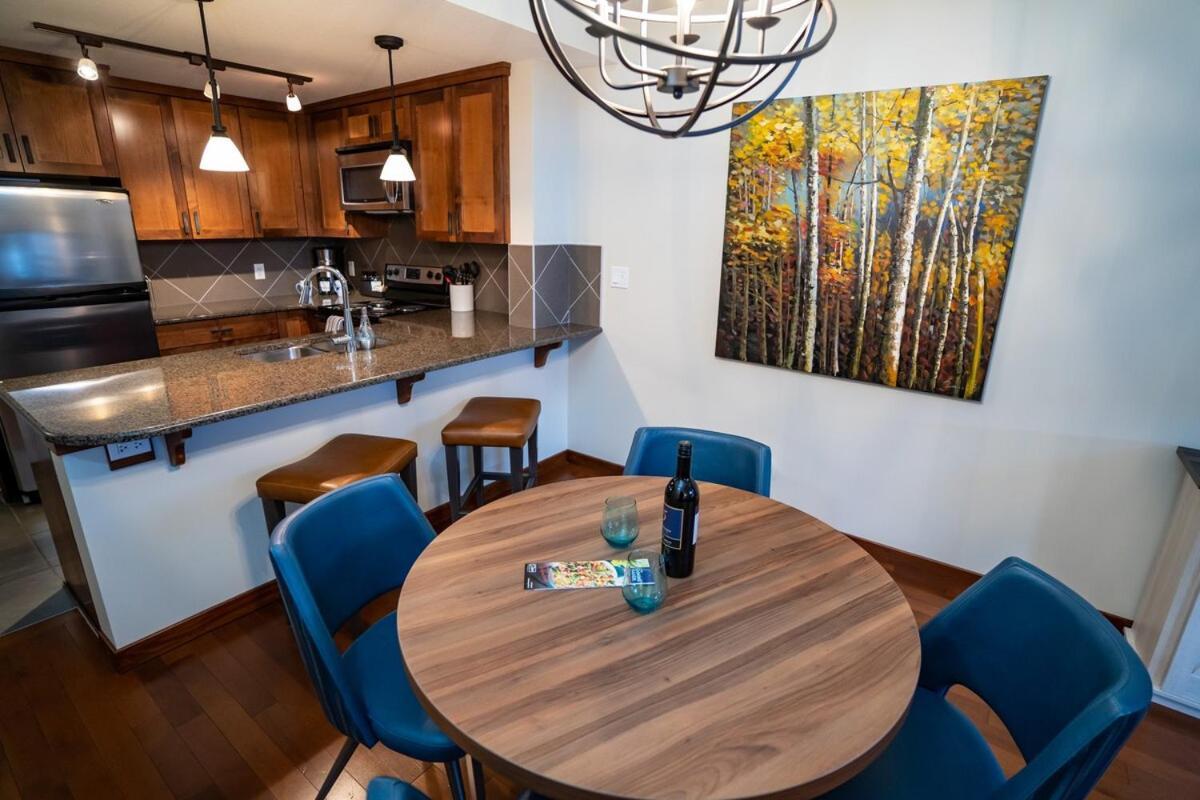 The Raven Suite At Stoneridge Mountain Resort キャンモア エクステリア 写真
