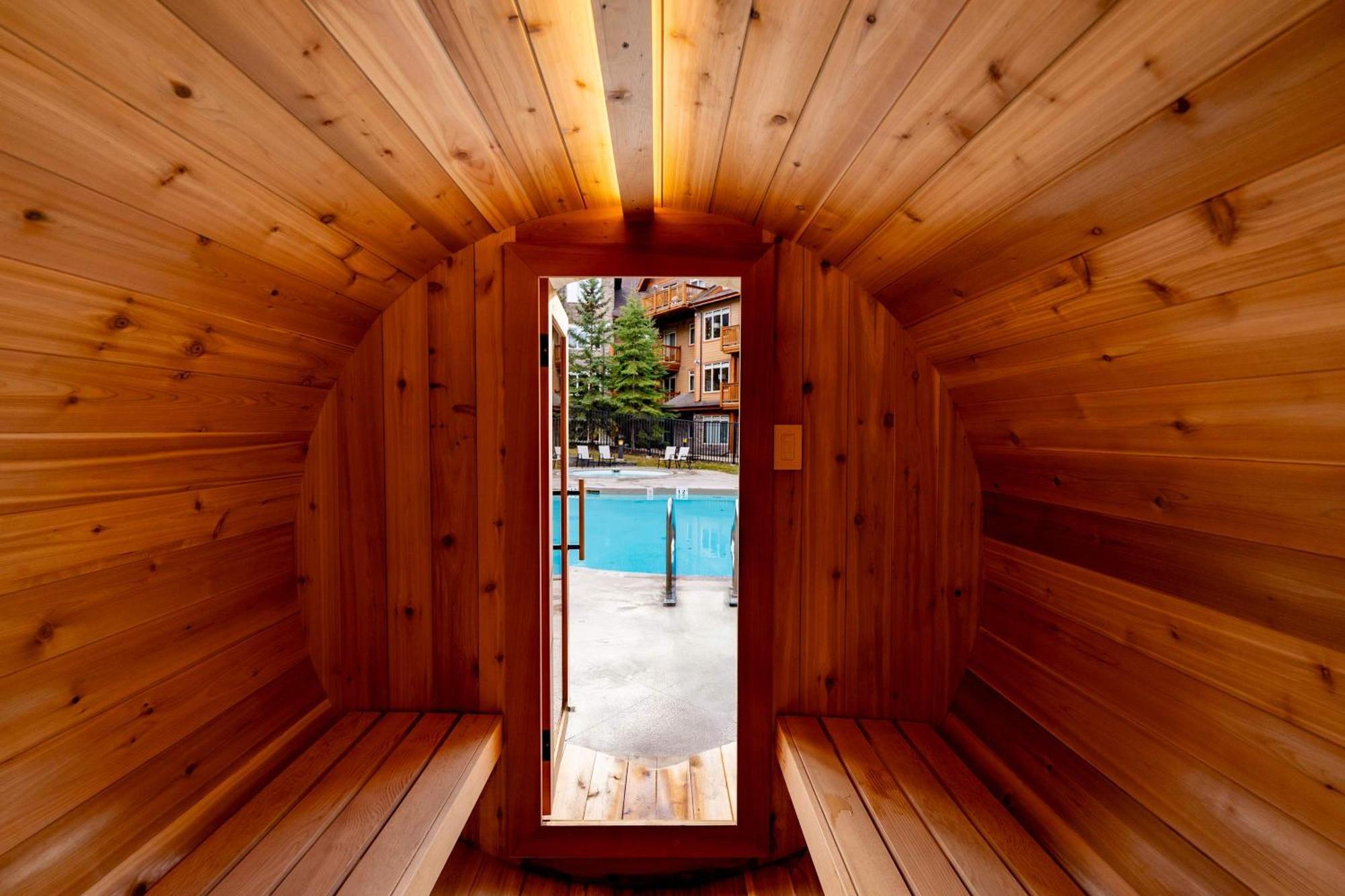The Raven Suite At Stoneridge Mountain Resort キャンモア エクステリア 写真