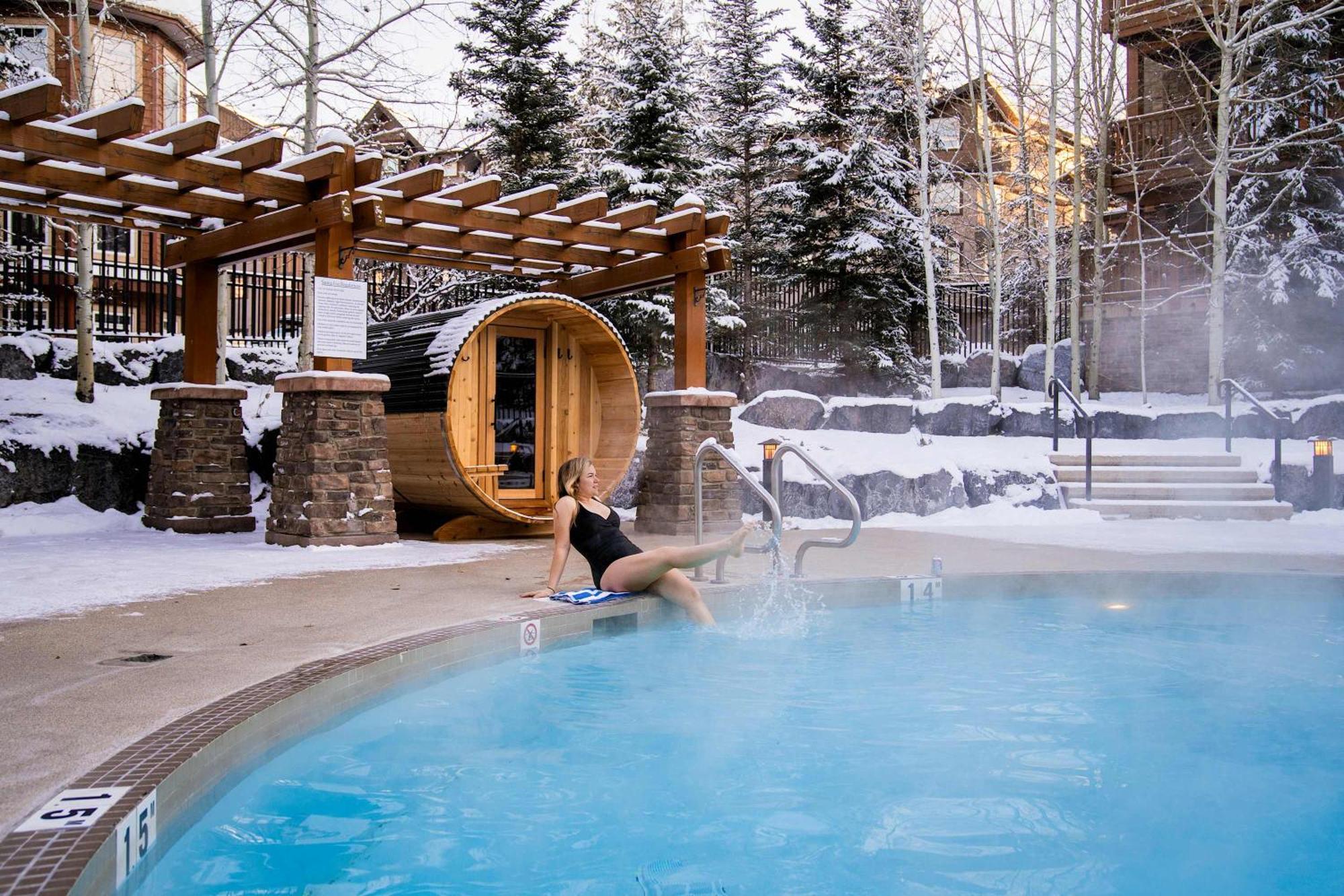 The Raven Suite At Stoneridge Mountain Resort キャンモア エクステリア 写真